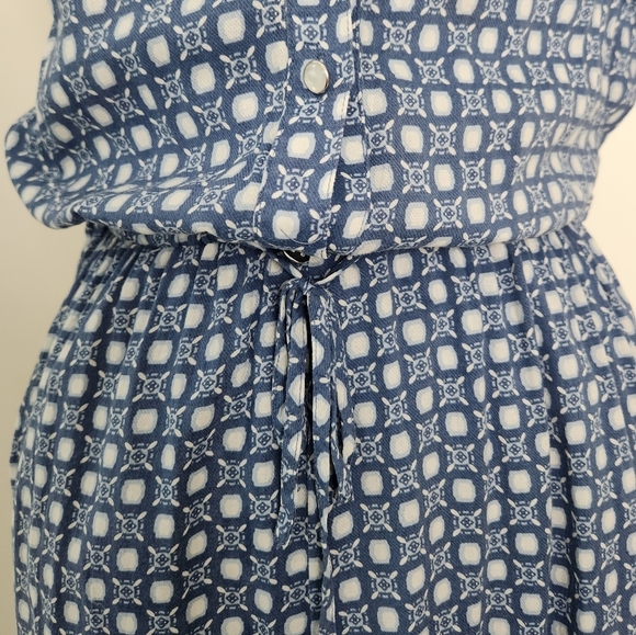 F21 Sleeveless Onesie Jumper Romper - Picture 3 of 9